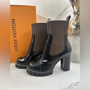 🔥Louis Vuitton•Monogram Patent Leather Star Trail Ankle Boots 37.5
